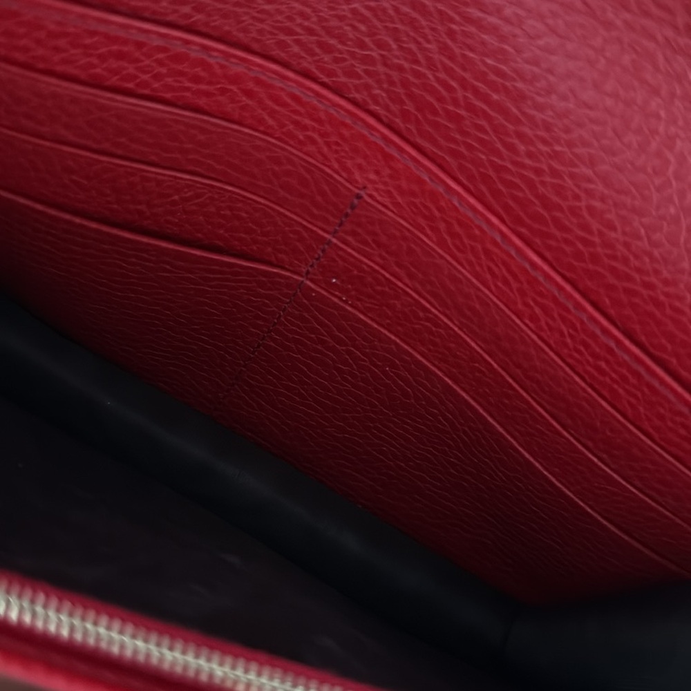 Gucci Red Crossbody Bag with Chain Strap - Picture 6 of 8